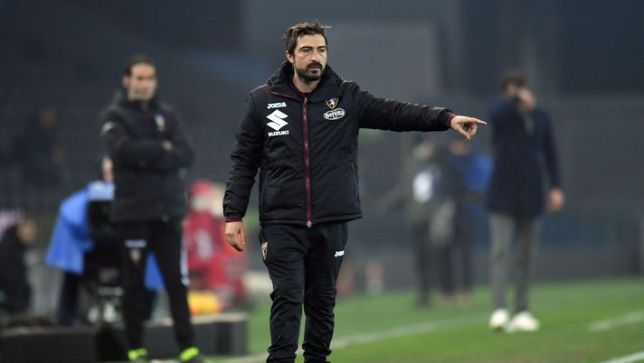 UDINE, ITALIA - 6 DE FEBRERO: El segundo entrenador del Turin FC, Matteo Barro, hace gestos durante el partido de la Serie A entre el Udinese Calcio y el Torino FC en el Dacia Arena el 6 de febrero de 2022 en Udine, Italia.  (Foto de Alessandro Sabatini/Getty Images) 